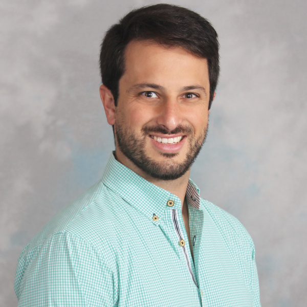 Dr. Ariel Shuchleib